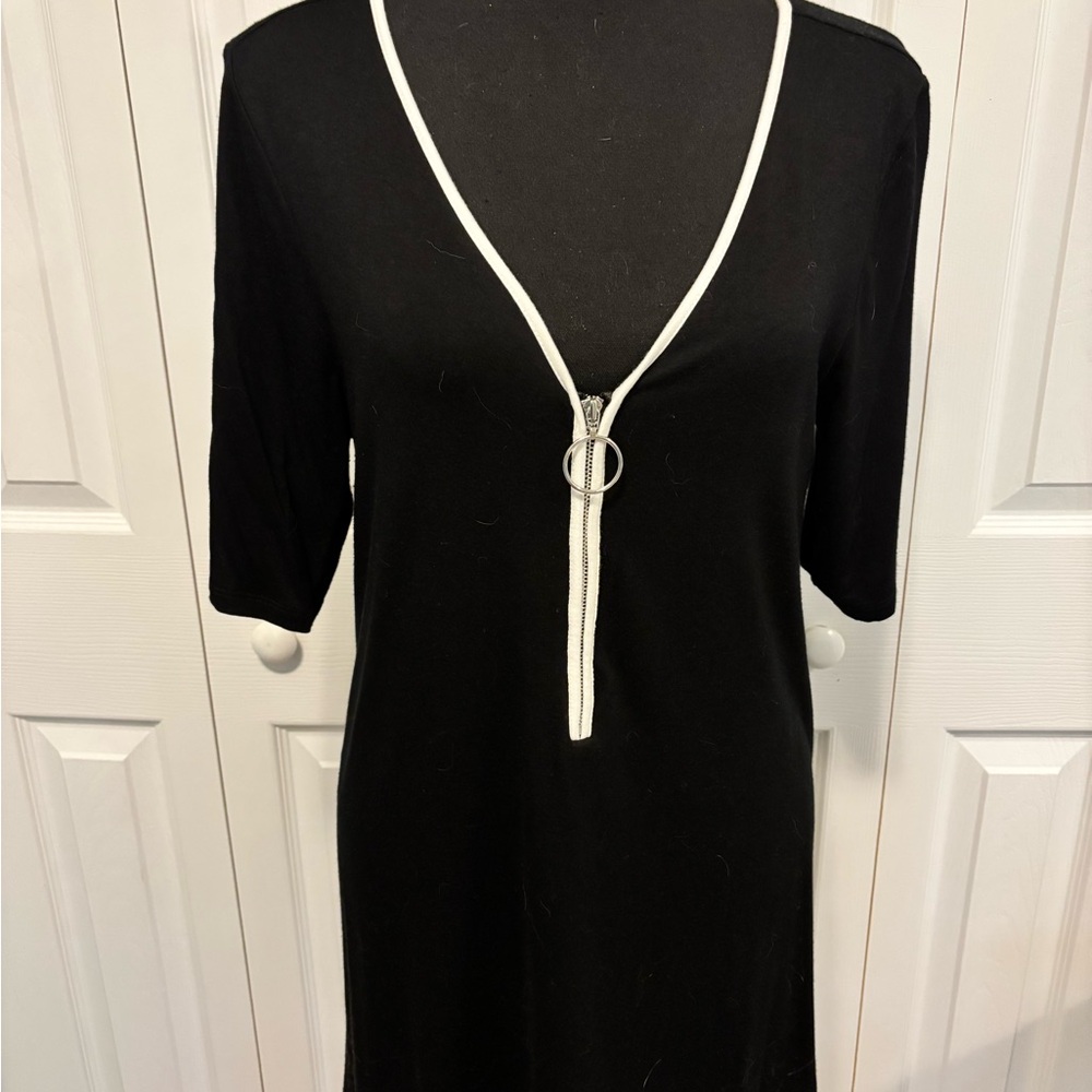 Cable & Gauge Black Top with White Accent